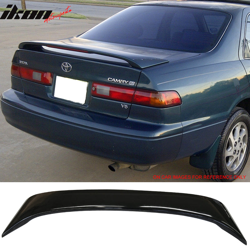 IKON MOTORSPORTS, Trunk Spoiler Compatible With 1997-2001 Toyota Camry 4Dr Sedan, Rear Trunk Spoiler Wing Lip W/ Light Brake OE Style ABS Plasctic Painted #010 10 1E1 Alpine Mist Metallic